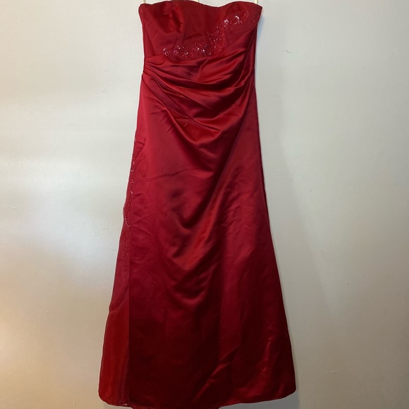 David’s Bridal size 10 Burgundy Gown NWOT - Picture 5 of 12